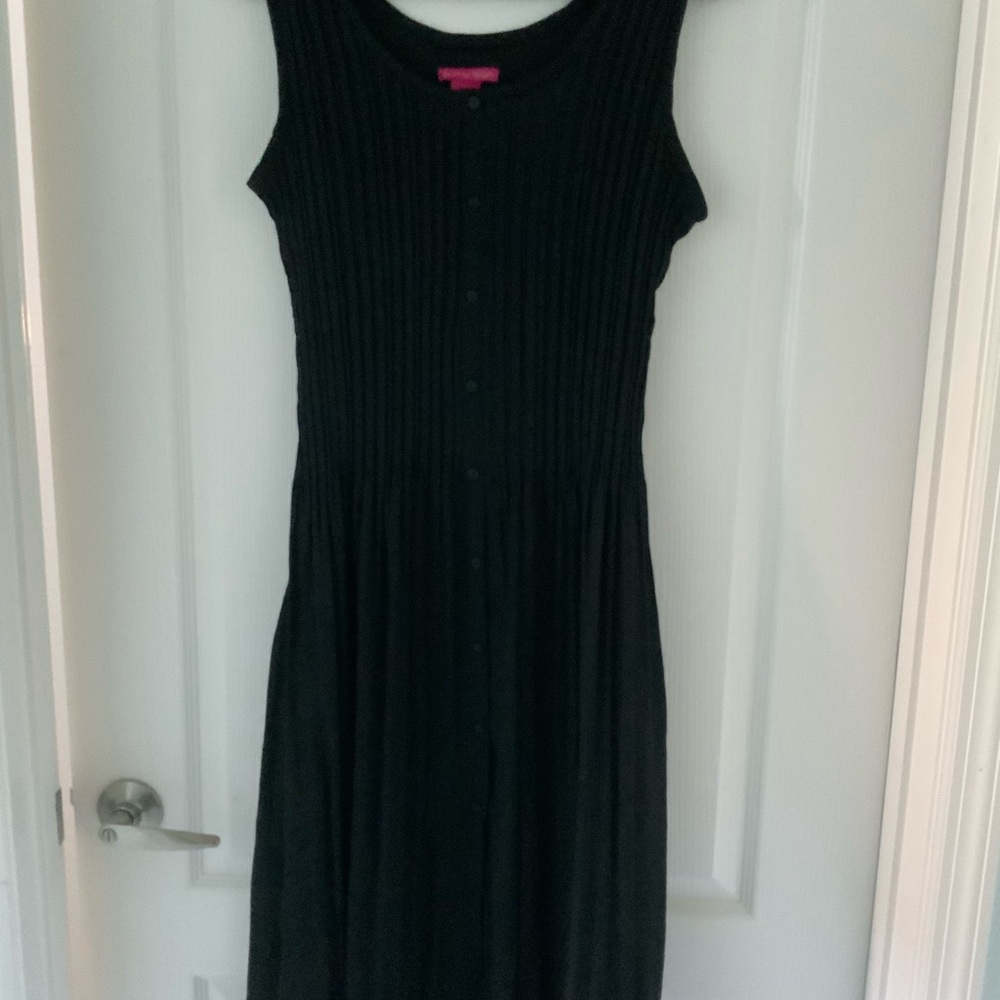 NWOT Sunny Leigh Black Maxi A-Line Dress with Scoop Neck for Casual Work